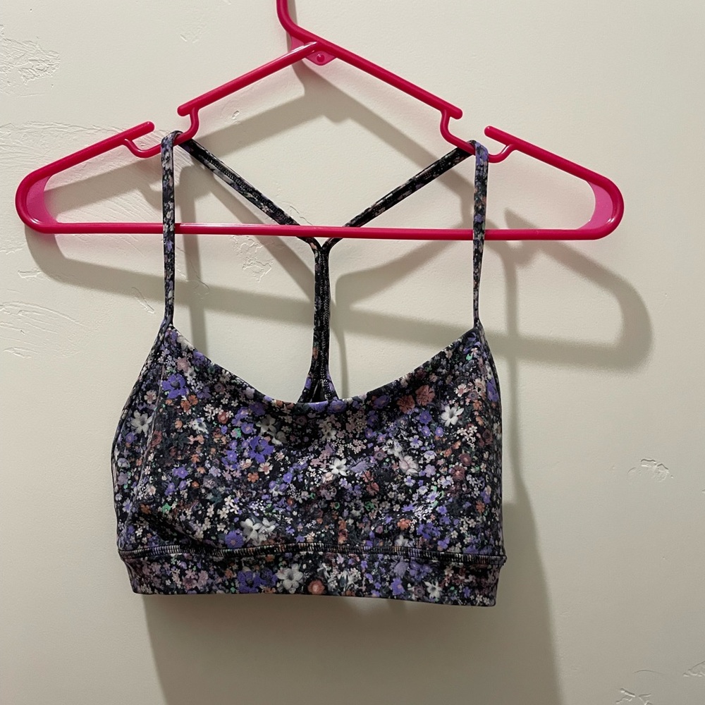 Lululemon sports bra